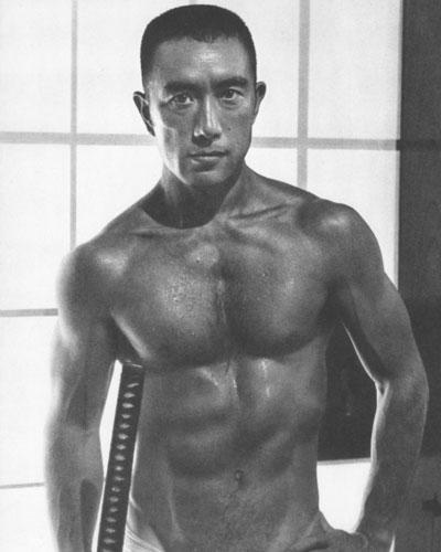 切腹的日本作家,切腹作家的人生轨迹与文学世界